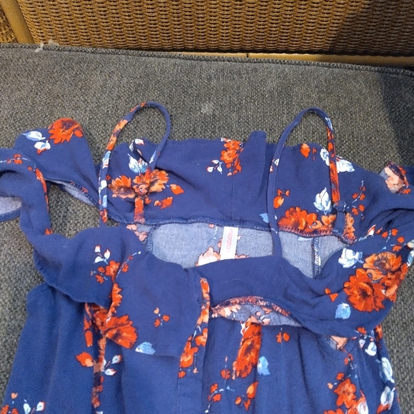 Dress - Picture 3 of 3